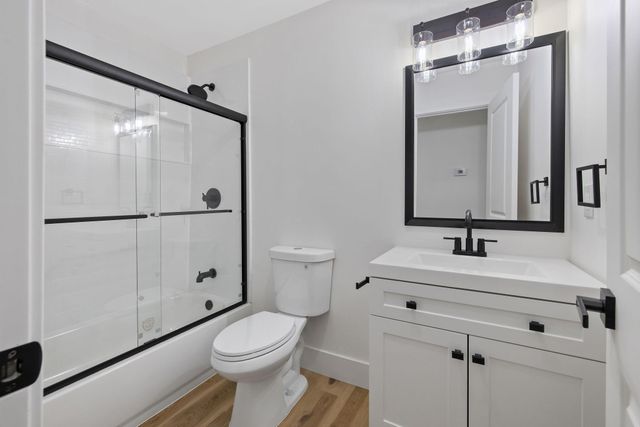 1631 S Michael Court, Visalia, CA 93292