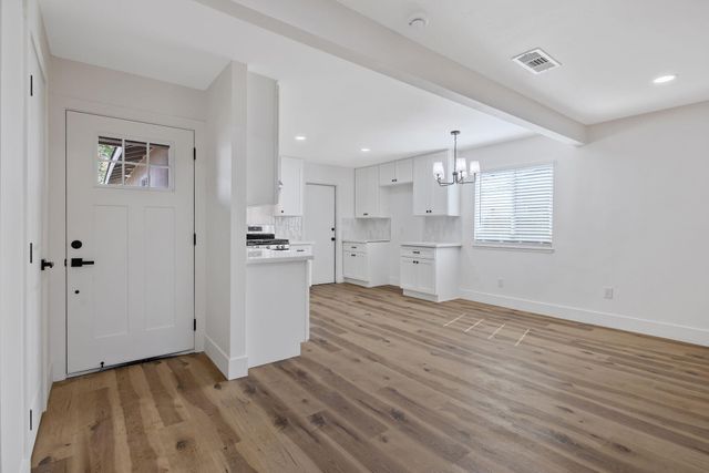 1631 S Michael Court, Visalia, CA 93292