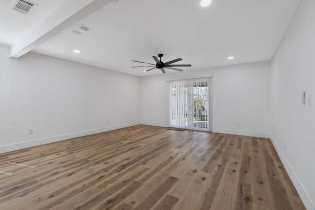 1631 S Michael Court, Visalia, CA 93292