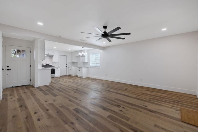 1631 S Michael Court, Visalia, CA 93292