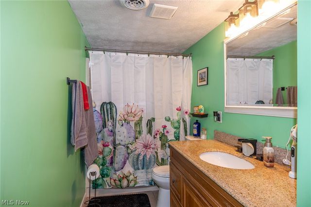 33709 Brokaw Road, Columbia Station, OH 44028