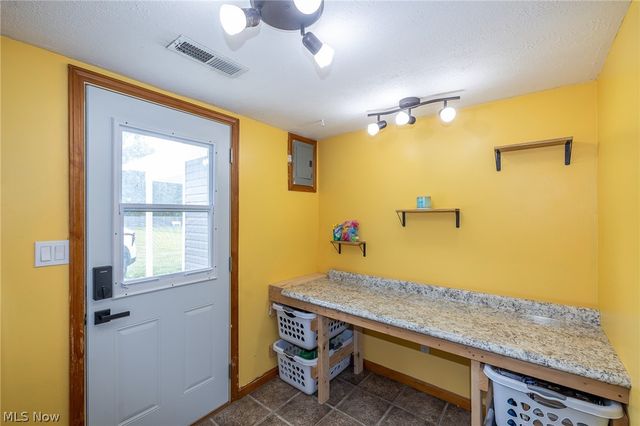 33709 Brokaw Road, Columbia Station, OH 44028