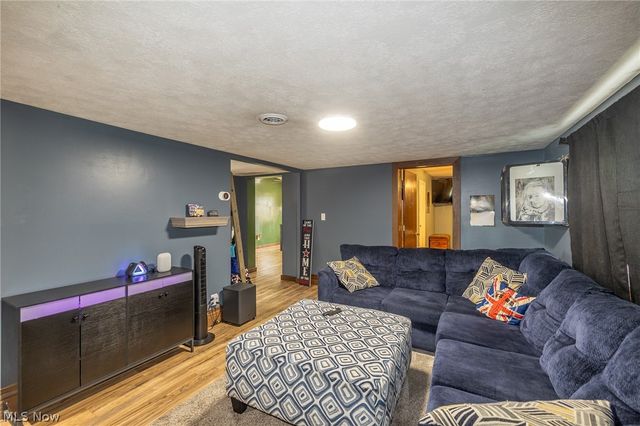 33709 Brokaw Road, Columbia Station, OH 44028