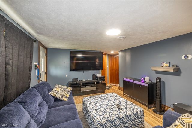 33709 Brokaw Road, Columbia Station, OH 44028