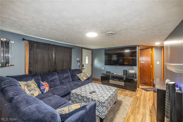 33709 Brokaw Road, Columbia Station, OH 44028