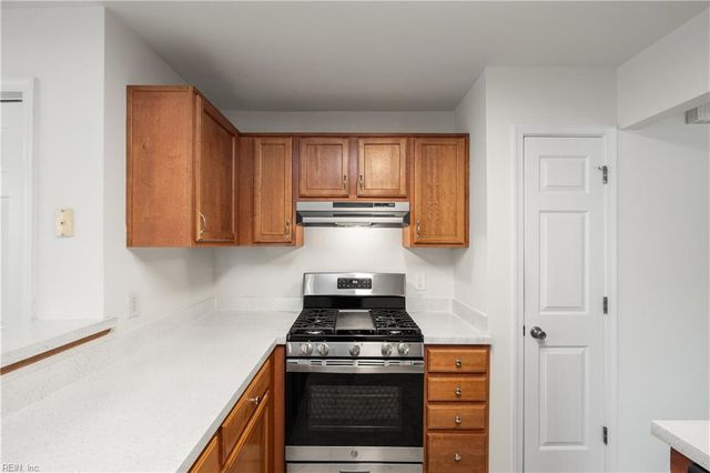 832 Daimler DR, Virginia Beach, VA 23454