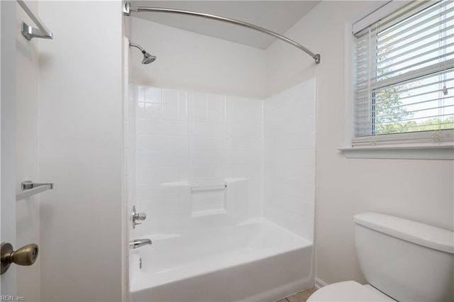 832 Daimler DR, Virginia Beach, VA 23454