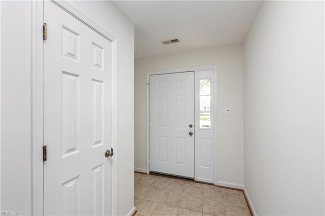 832 Daimler DR, Virginia Beach, VA 23454