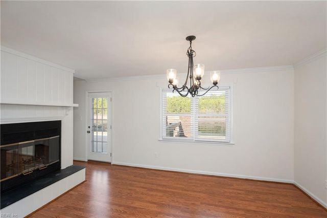 832 Daimler DR, Virginia Beach, VA 23454