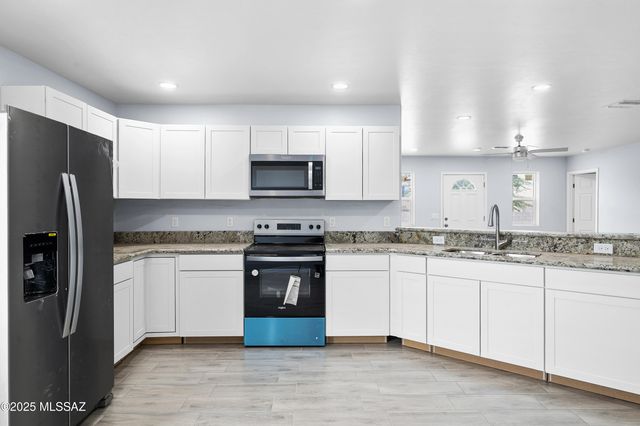 115 S Richmond Drive, Vail, AZ 85641