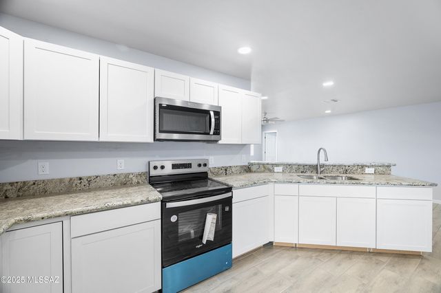 115 S Richmond Drive, Vail, AZ 85641