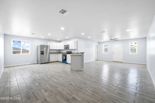 115 S Richmond Drive, Vail, AZ 85641