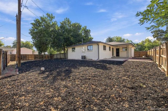13899 E 25th Avenue, Aurora, CO 80011