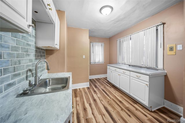 13536 Indiana Street, Detroit, MI 48238