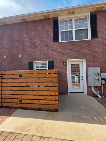 2404 SE Jayel Terrace 3, Bentonville, AR 72712