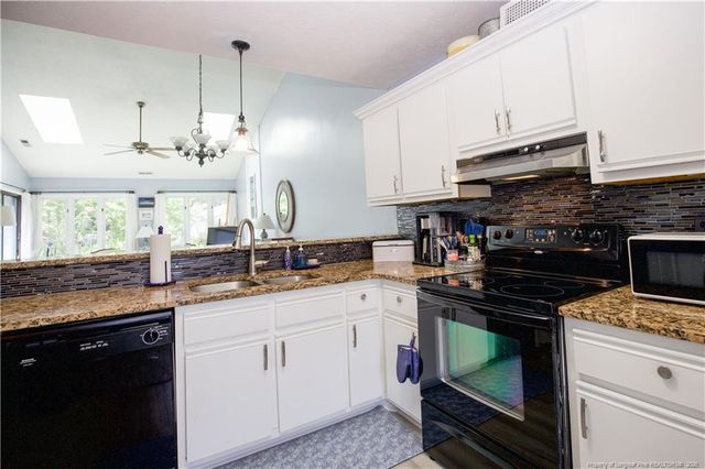 179 Cranes Cove, Vass, NC 28394