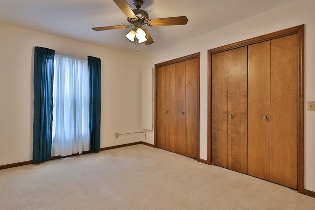 909 W 1st Street 2, Pella, IA 50219