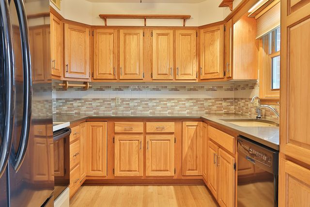 909 W 1st Street 2, Pella, IA 50219