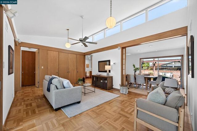 20 Donald Dr, Orinda, CA 94563
