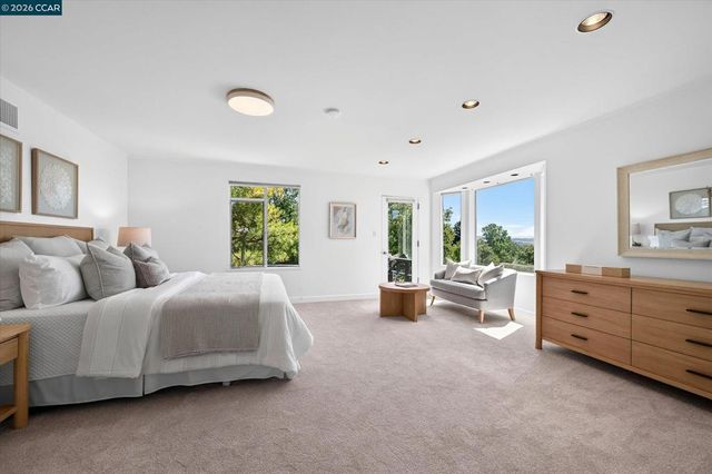 20 Donald Dr, Orinda, CA 94563