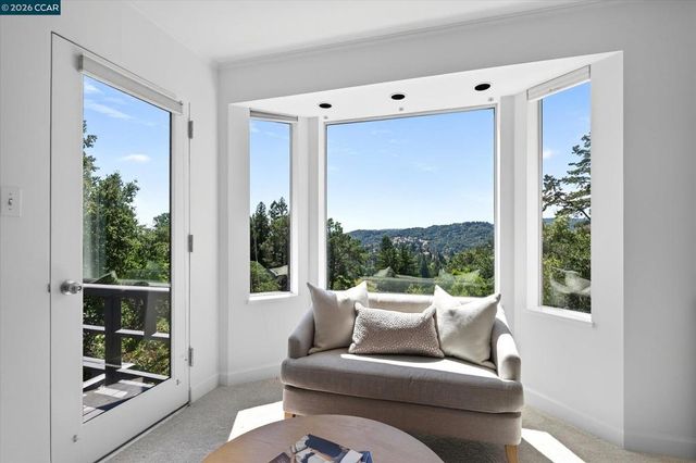 20 Donald Dr, Orinda, CA 94563