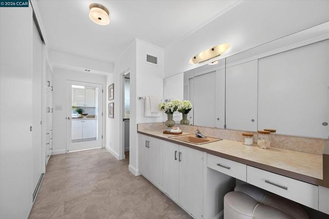 20 Donald Dr, Orinda, CA 94563