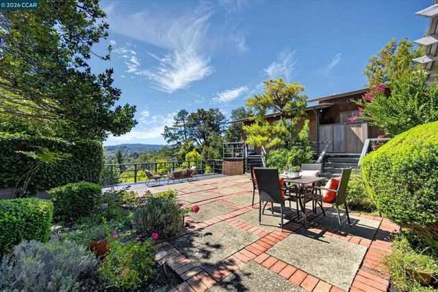 20 Donald Dr, Orinda, CA 94563