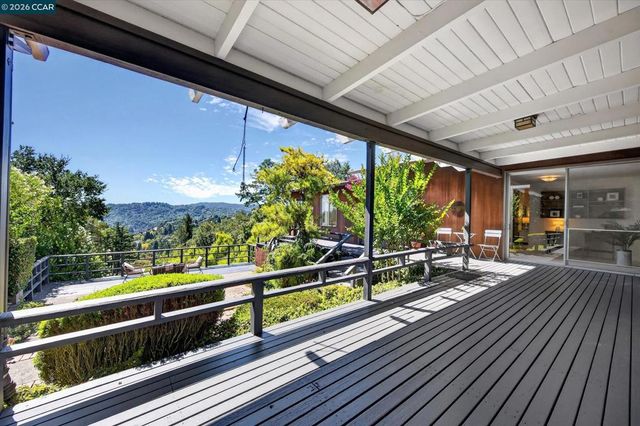20 Donald Dr, Orinda, CA 94563