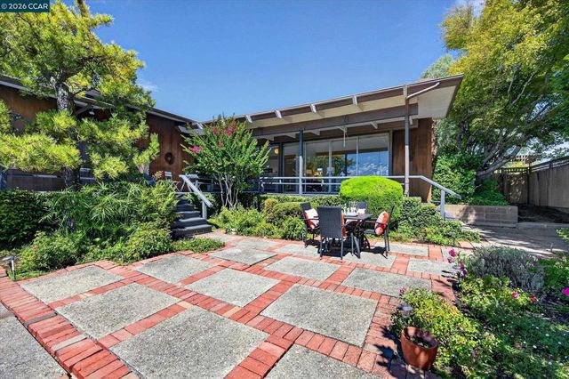 20 Donald Dr, Orinda, CA 94563