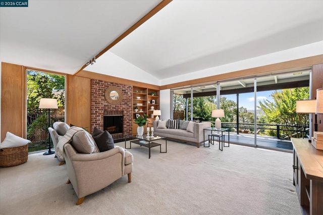 20 Donald Dr, Orinda, CA 94563