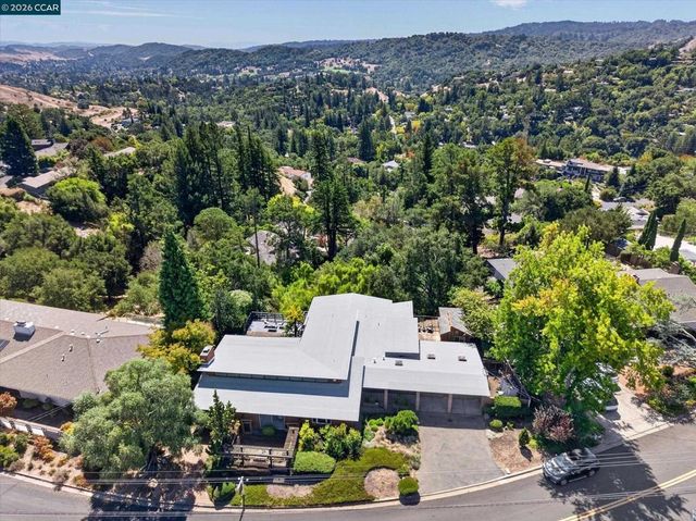 20 Donald Dr, Orinda, CA 94563