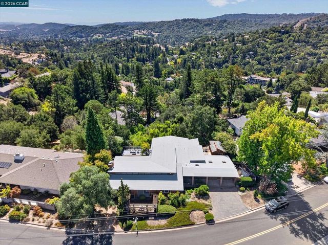 20 Donald Dr, Orinda, CA 94563