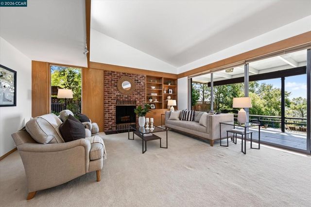 20 Donald Dr, Orinda, CA 94563