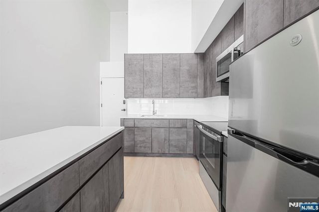 1 Mallory 506, Jersey City, NJ 07305