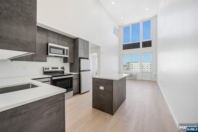 1 Mallory 506, Jersey City, NJ 07305