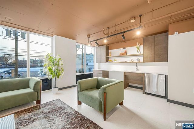 1 Mallory 506, Jersey City, NJ 07305