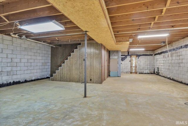 11166 N SR 161, Dale, IN 47523