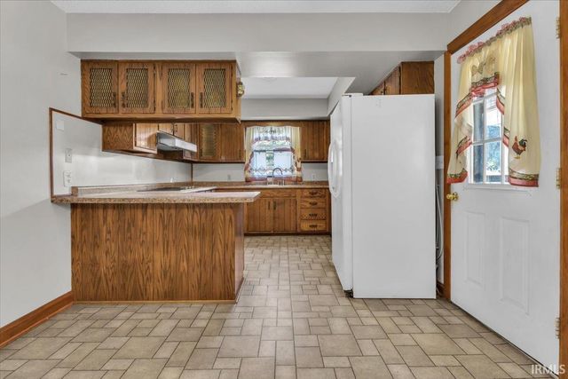 11166 N SR 161, Dale, IN 47523