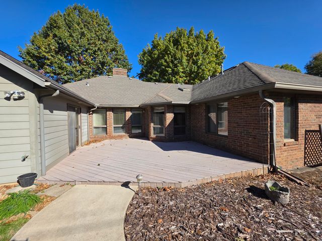 2350 E Inman Street, Springfield, MO 65804