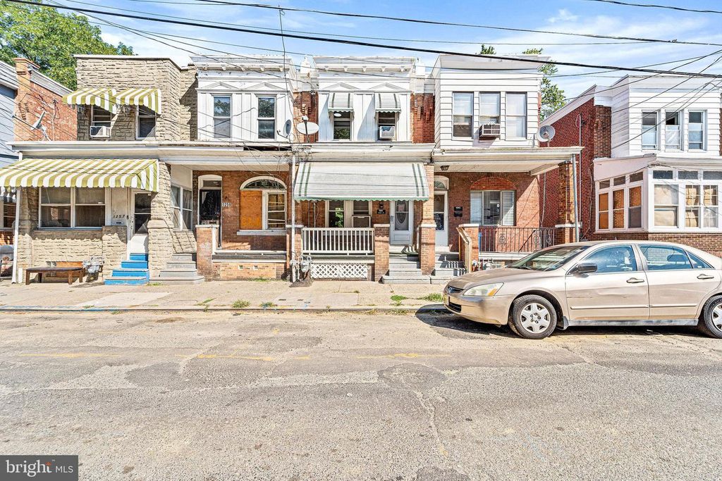 1261 CHASE ST, Camden, NJ 08104