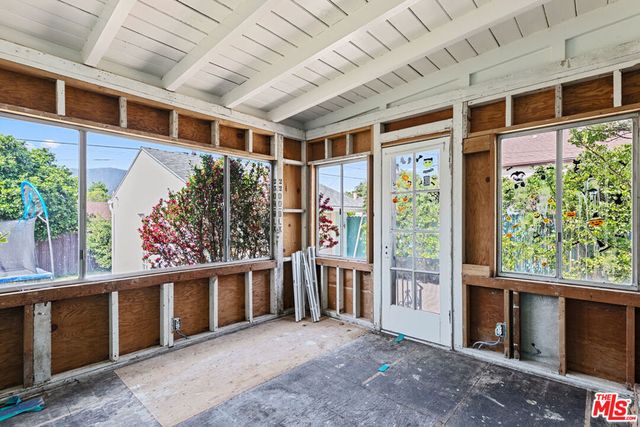 3611 Las Palmas Avenue, Glendale, CA 91208