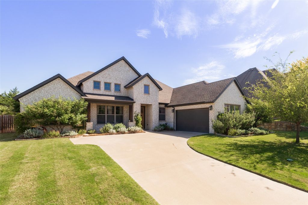 217 Hillstone Drive, Midlothian, TX 76065