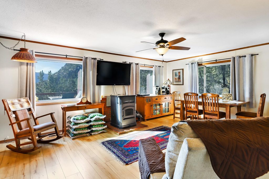 Image 10 of property listing at 87 Redondo Road, Jemez Springs, NM 87025