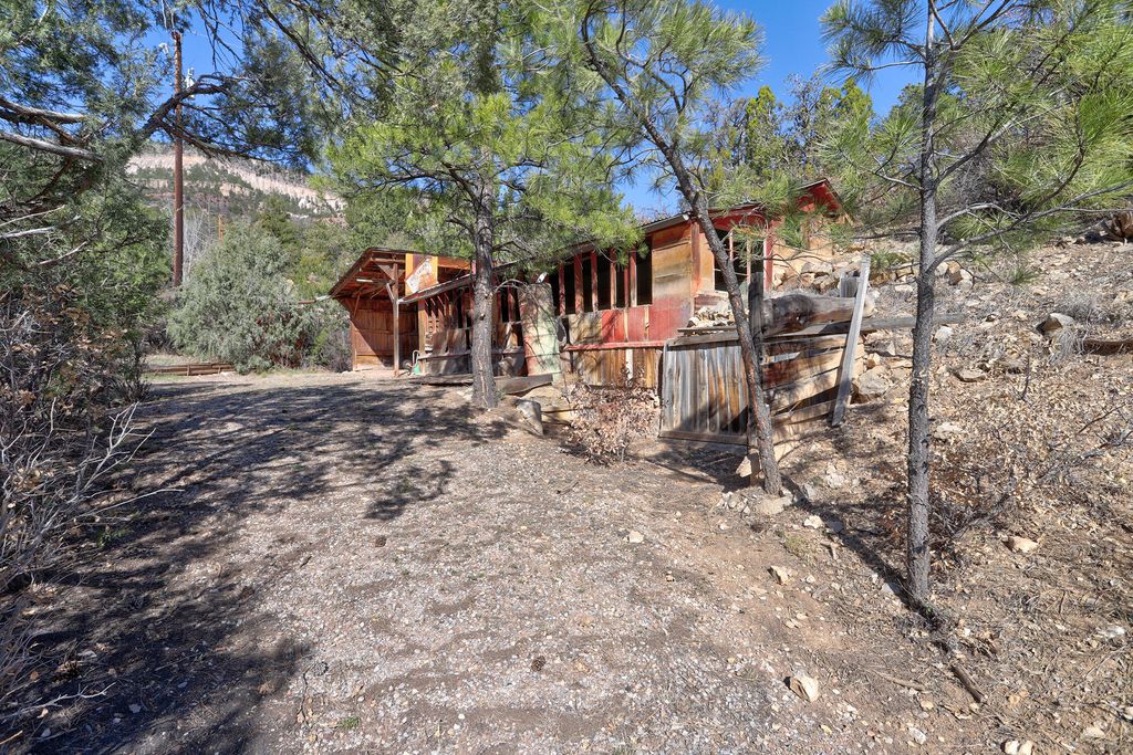 Image 27 of property listing at 87 Redondo Road, Jemez Springs, NM 87025