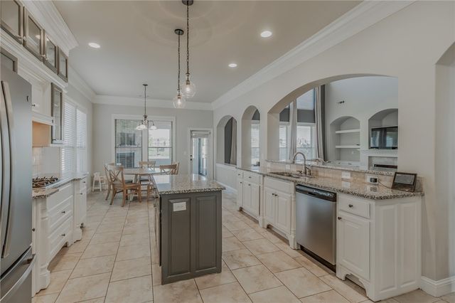 2386 Riverfront Lane, Fayetteville, AR 72703