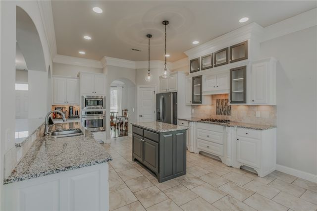 2386 Riverfront Lane, Fayetteville, AR 72703