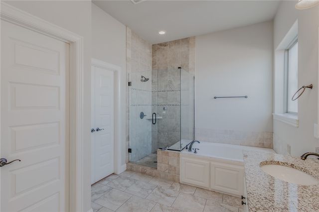 2386 Riverfront Lane, Fayetteville, AR 72703