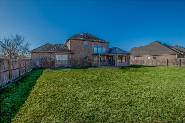 2386 Riverfront Lane, Fayetteville, AR 72703