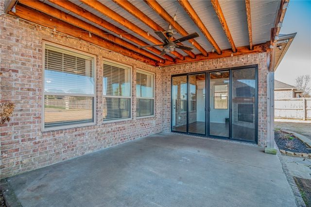 2386 Riverfront Lane, Fayetteville, AR 72703