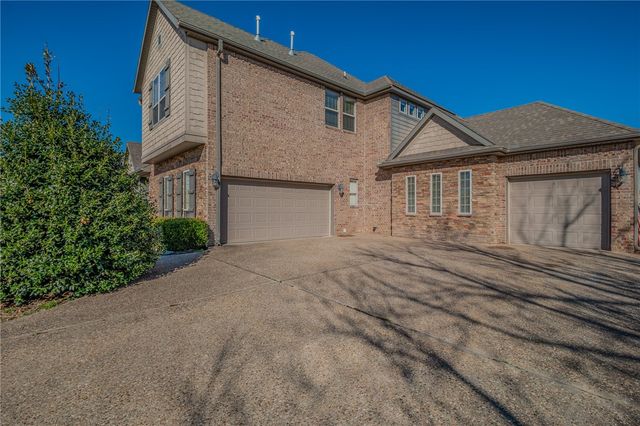 2386 Riverfront Lane, Fayetteville, AR 72703